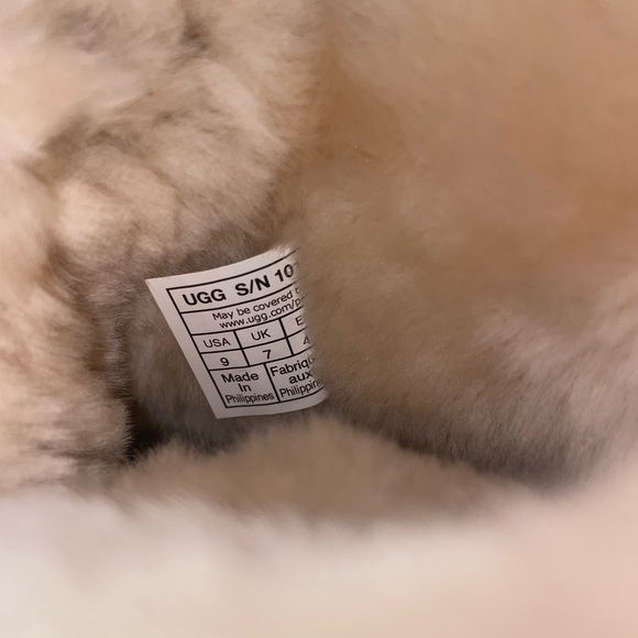 UGG - Mini Bailey Button II Genuine Sherling Boot - Chestnut - Women - Picture 7 of 10